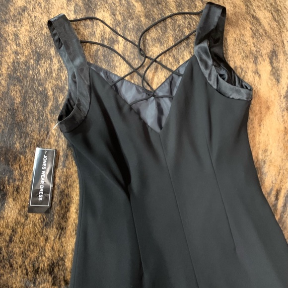 Woman’s evening or formal Jones Wear size 10 black sleeveless dress - Picture 7 of 9